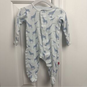 Magnetic me Blue Giraffe sleeper 0-3m